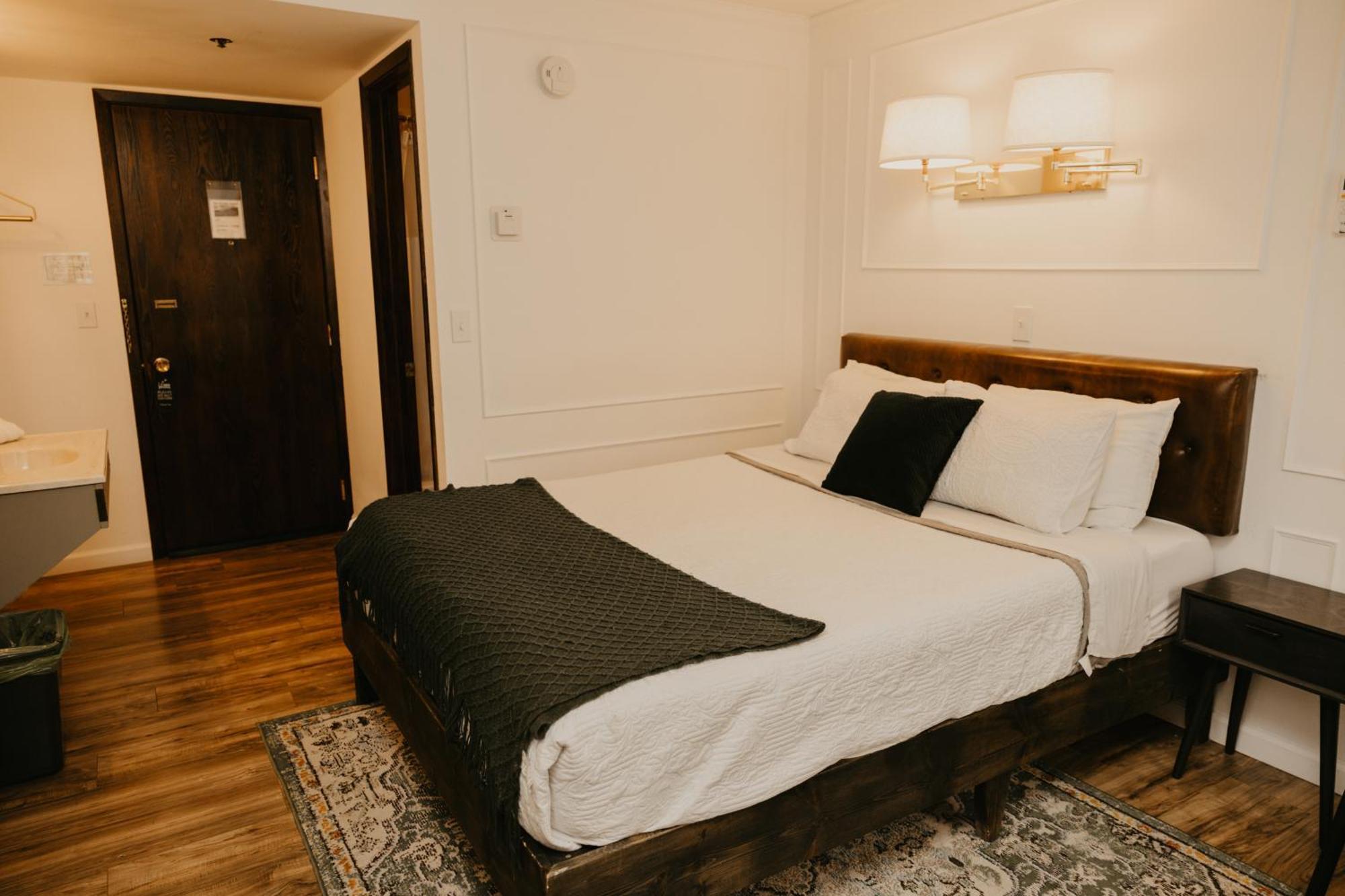 The Brooks Hotel Restaurant And Lounge Wallace Εξωτερικό φωτογραφία